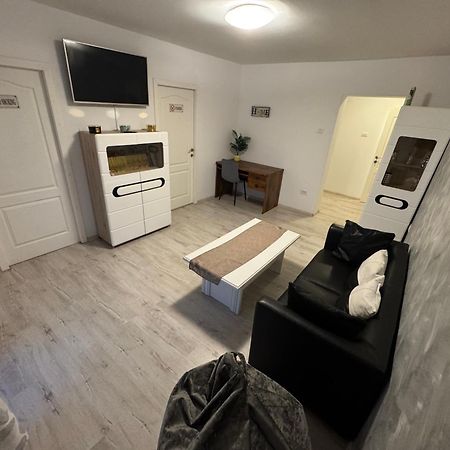 Apartament Ultracentral Modern 1 Pitesti Ngoại thất bức ảnh
