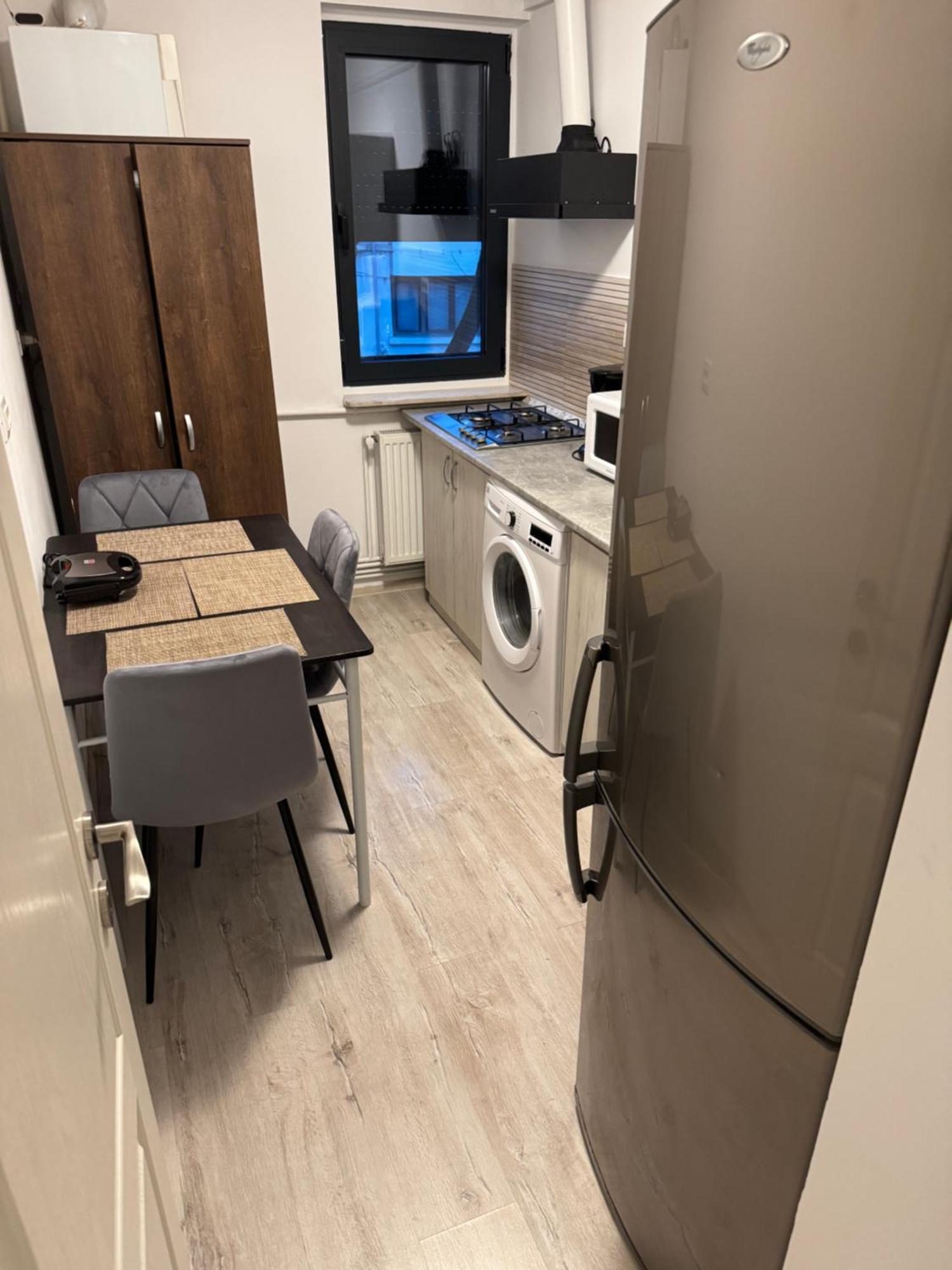 Apartament Ultracentral Modern 1 Pitesti Ngoại thất bức ảnh